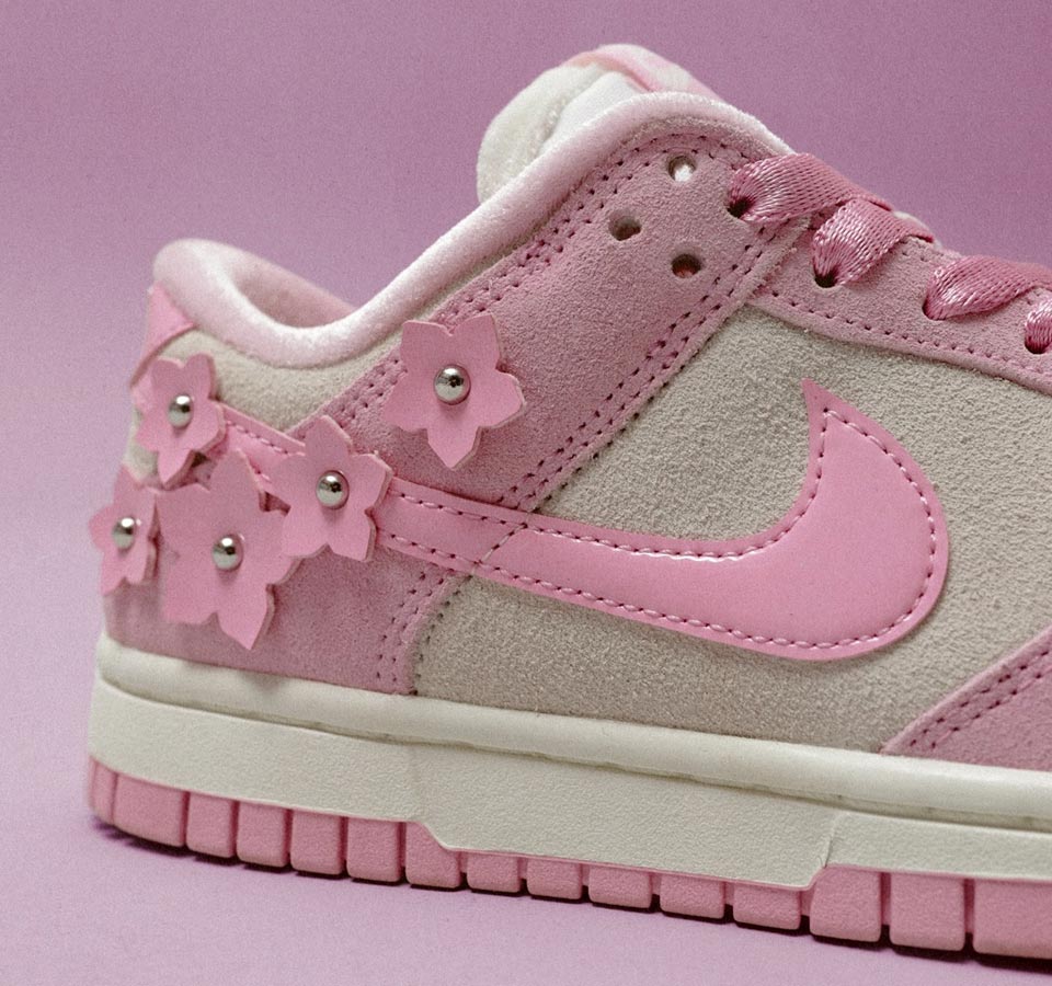 NIKE DUNK LOW SE 
