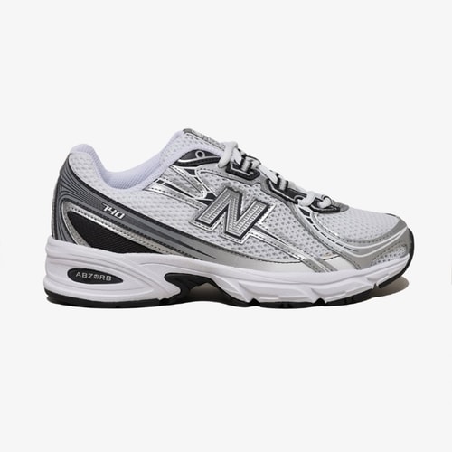 Tênis New Balance 740 