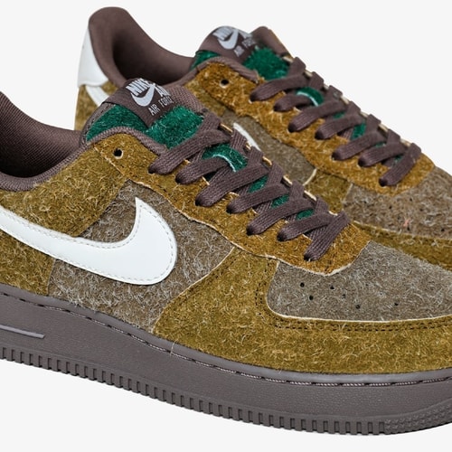 Tênis Nike Air Force Low 07 LX 