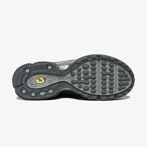 Tênis Nike Air Max Plus VII 