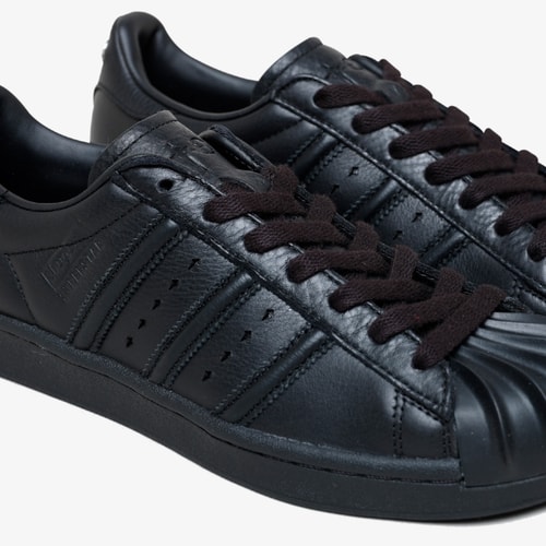 Tênis Adidas Superstar Vintage Thug Club 