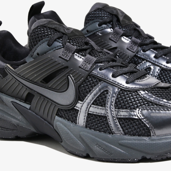 Tênis Nike V2k Run "Black Anthracite"