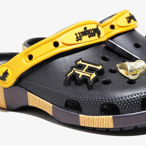 Sandália Crocs X Harry Potter Hufflepuff Classic Clog ''Multi''