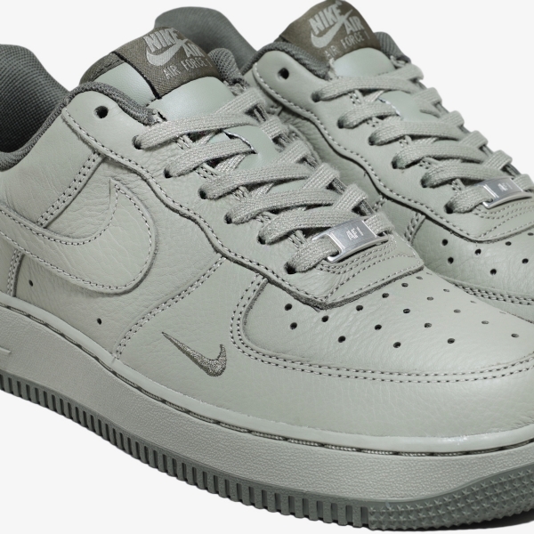 Tênis Nike Air Force 1 Low '07 LV8 "Light Army Cargo Khaki"