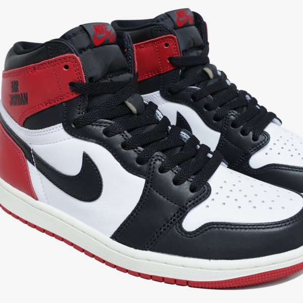 Tênis Air Jordan 1 Retro High Og "Black Toe Reimagined"