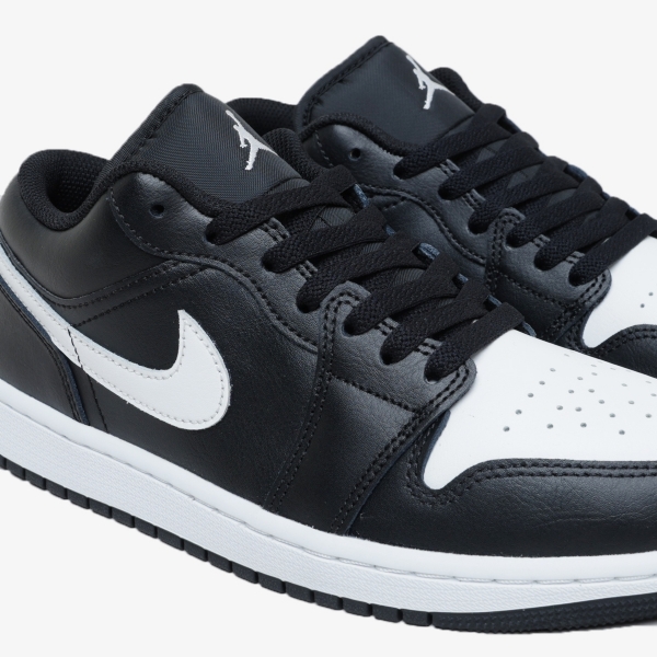 Tênis Air Jordan 1 Low "Black Summit White"