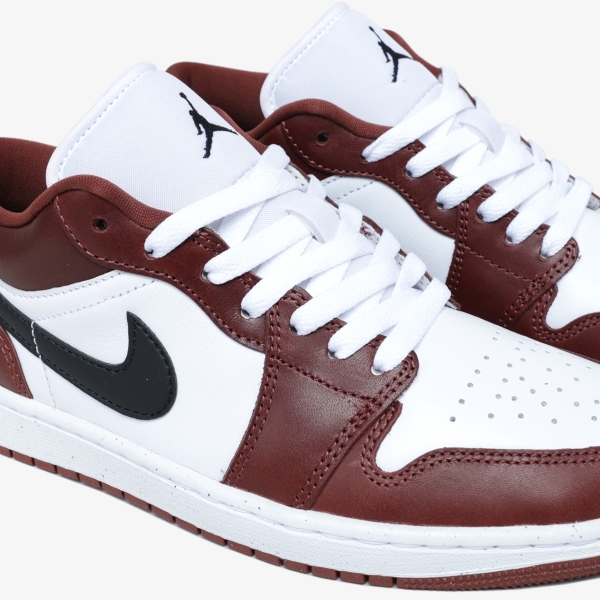 Tênis Air Jordan 1 Low SE "Dark Pony"