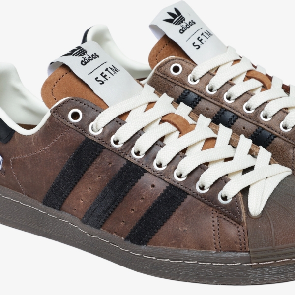 Tênis Adidas Superstar 82 X SFTM "Brown"