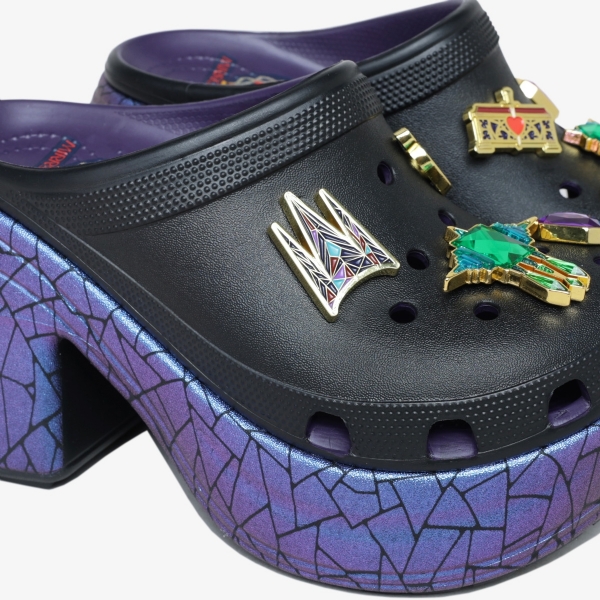 Sandália Crocs Clog X Snow White Siren "Black"
