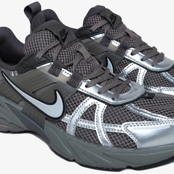 Tênis Nike V2K Run "Cave Stone & Medium Ash"