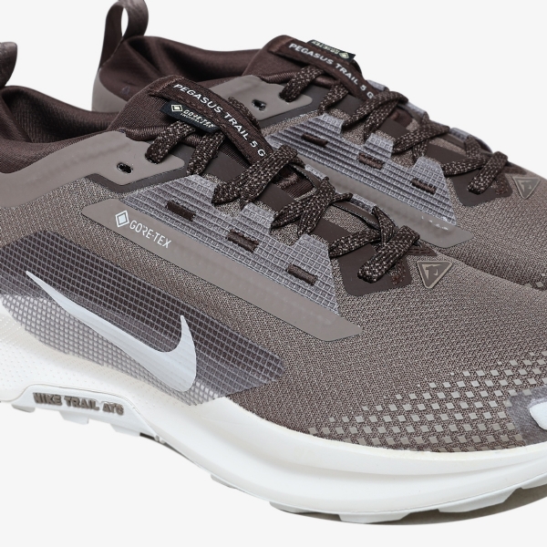 Tênis Nike Pegasus Trail 5 Gore-Tex "Mink Brown Moon Particle"