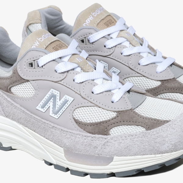 Tênis New Balance 992 Teddy Santis "Moonrock & Mushroom"