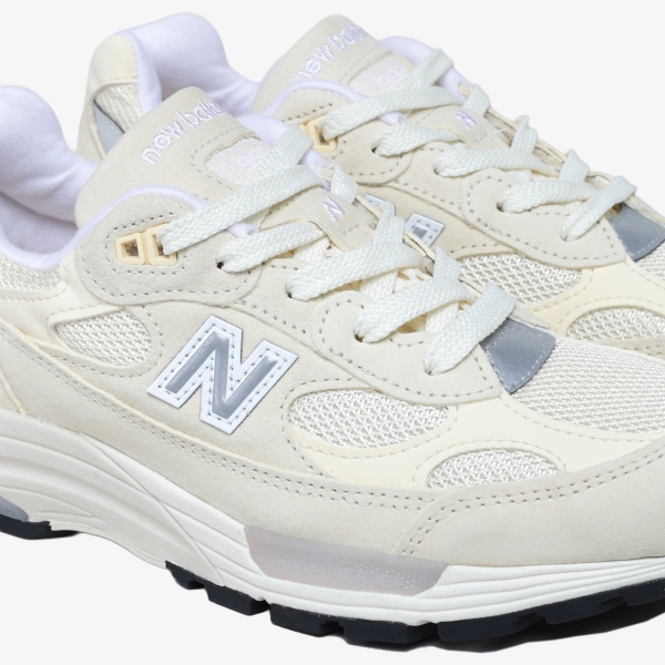 Tênis New Balance 992 Made in USA X Teddy Santis "Calcium"