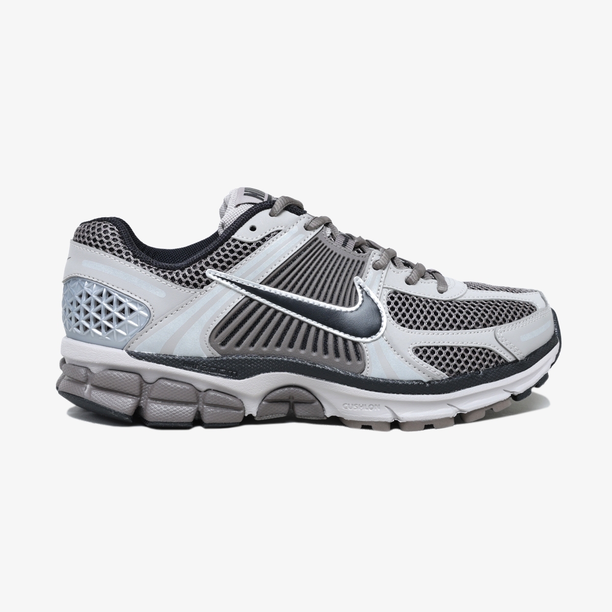 Tênis Nike Zoom Vomero 5 