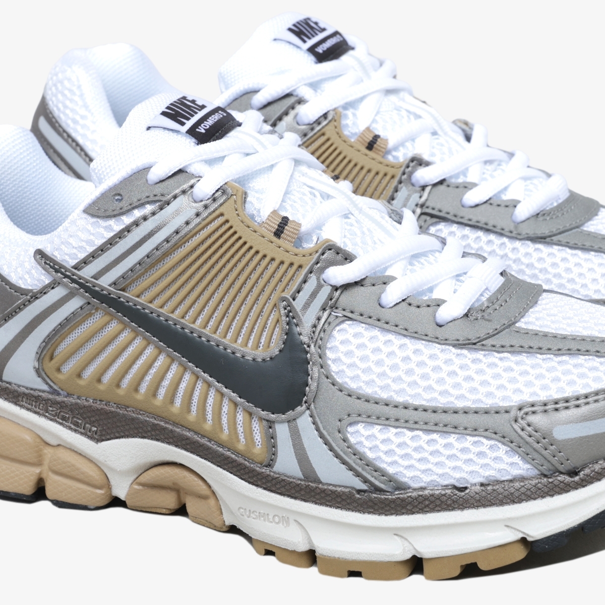 Tênis Nike Zoom Vomero 5 