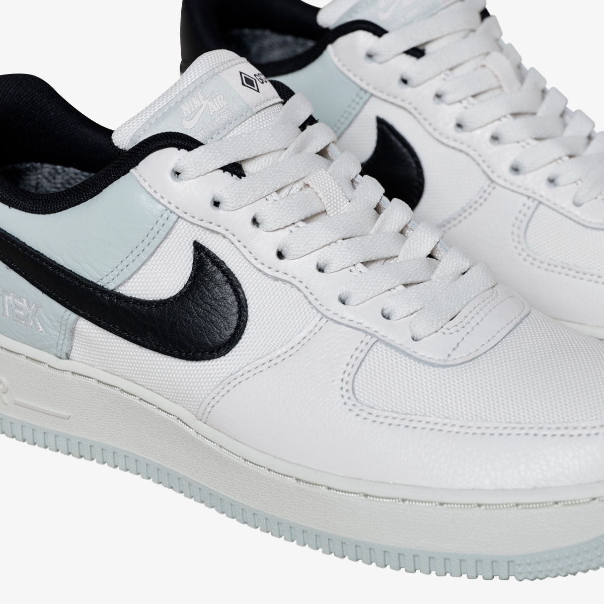 Tênis Nike Air Force 1 Low Gore-TEX 