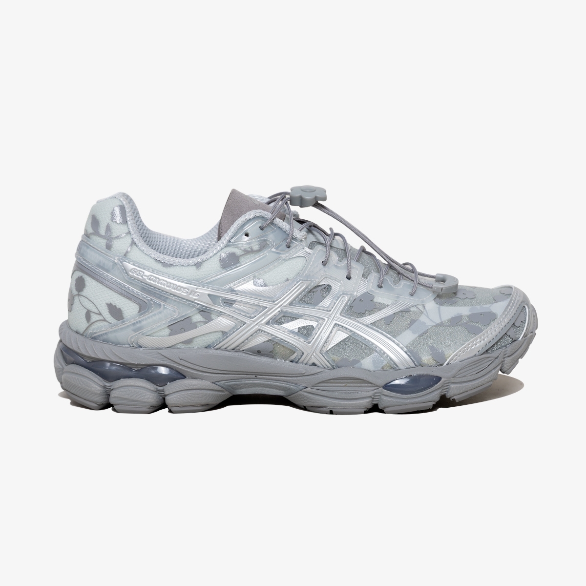 Tênis Asics Gel Cumulus 16 Cecilie Bahnsen 