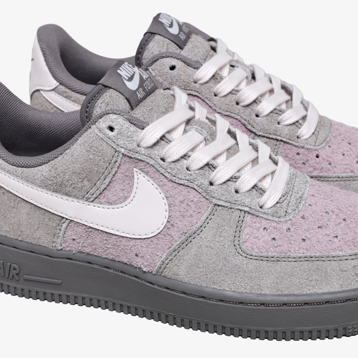 Tênis Nike Air Force 1 Low 07 