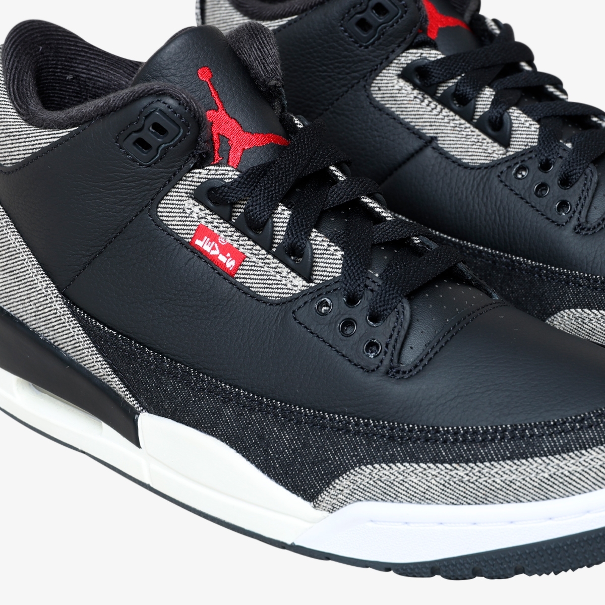 Tênis Air Jordan 3 X Levi's 