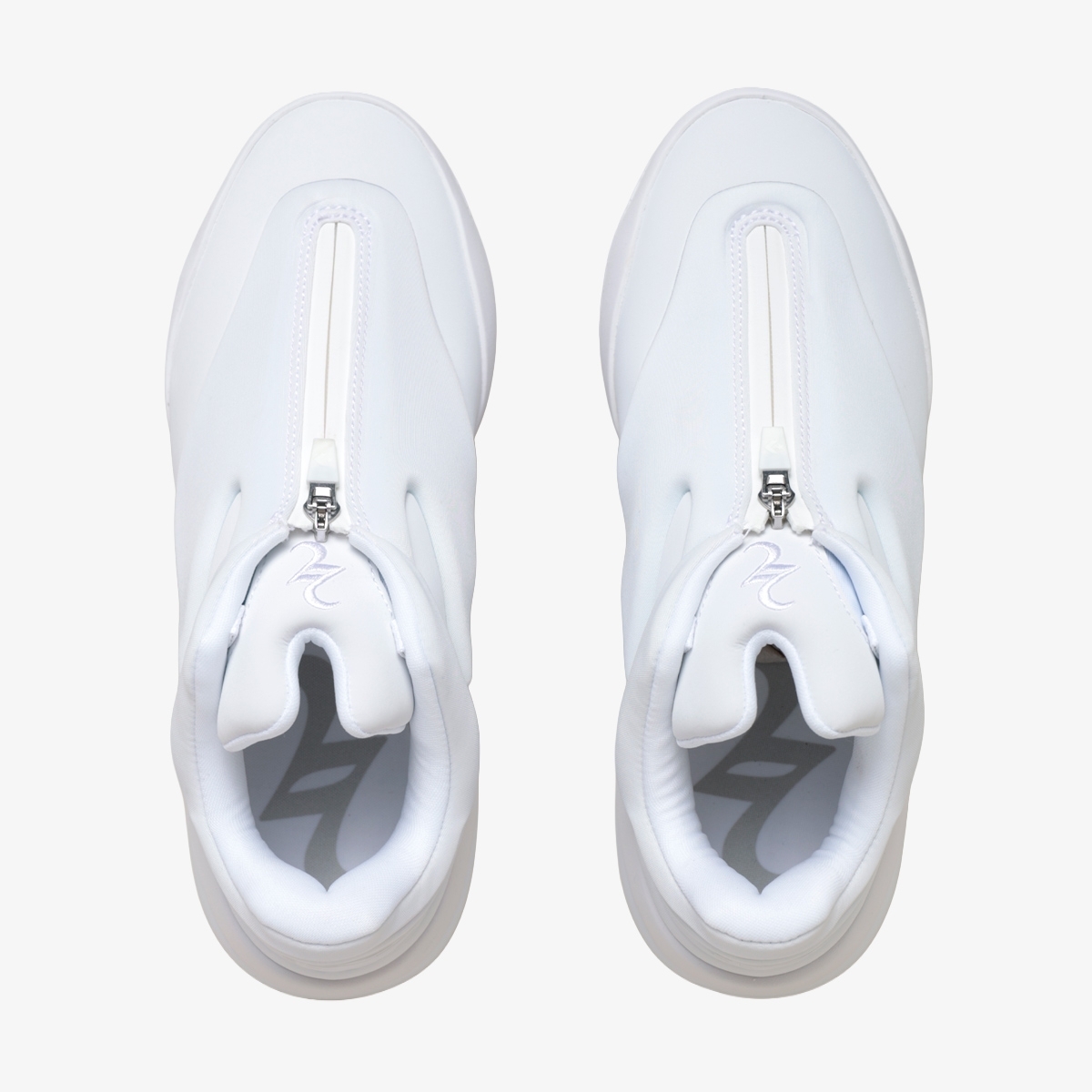 Tênis Converse 001 X Shai 