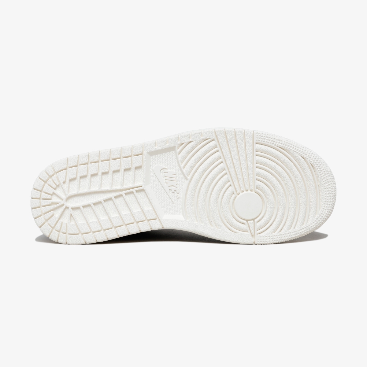 Tênis Air Jordan 1 Retro Low Swooshless 